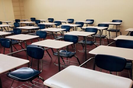 Menor é apreendido por vender drogas em escola de Santa Helena de Goiás