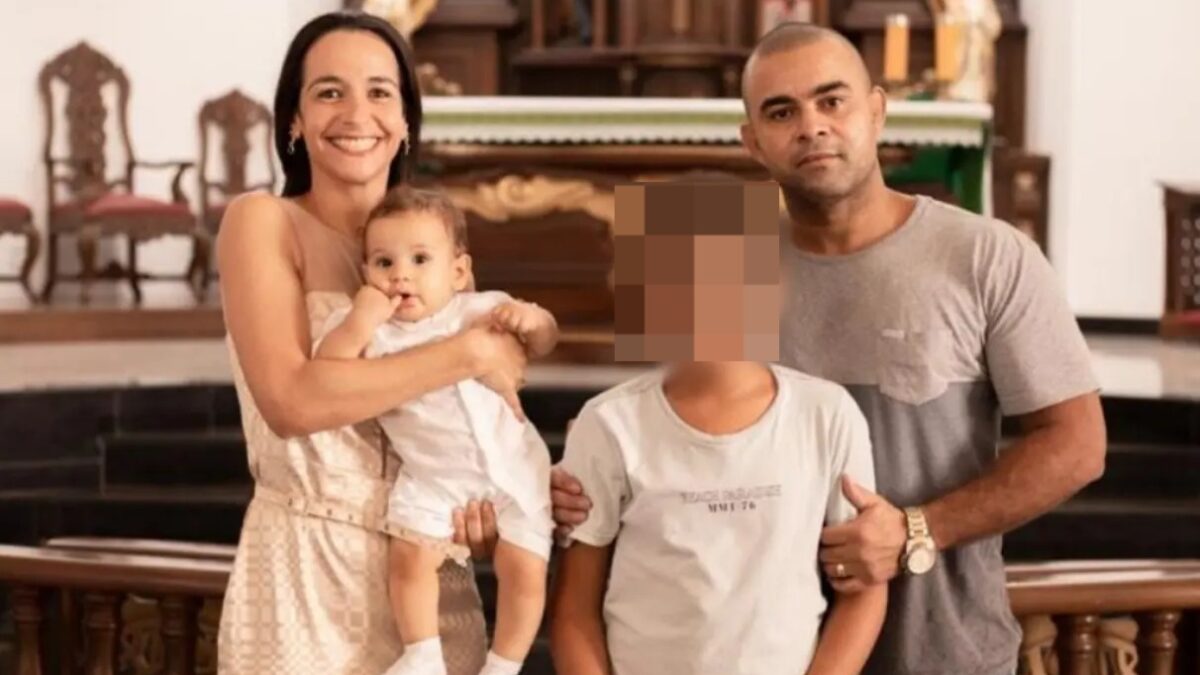 Adolescente mata pais e irmão de 3 anos e enterra corpos em cisterna: "Faria tudo de novo" Crime teria sido motivado