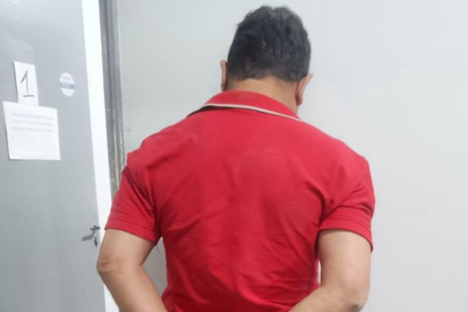 Homem é preso por pilotar motocicleta sob efeito de álcool e quase causar acidente em Niquelândia