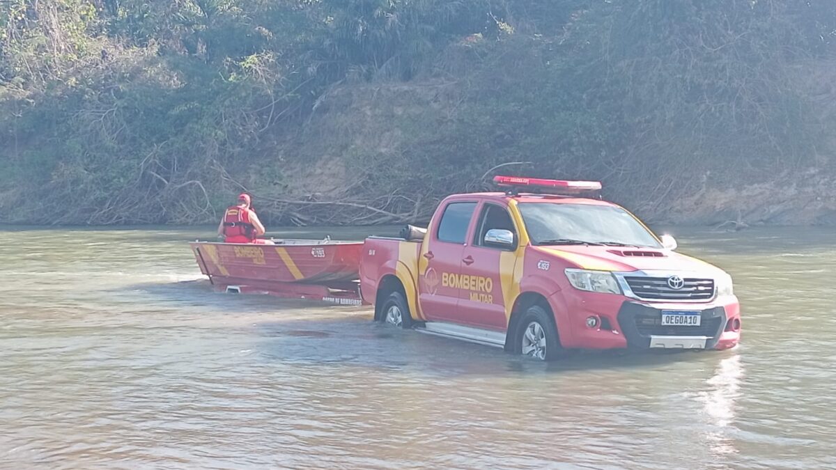 Homem é resgatado durante a madrugada no Rio Araguaia 1 06c41b3e araguaia Homem é resgatado durante a madrugada no Rio Araguaia