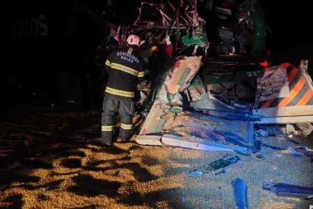 Imagem dos veículos envolvidos na batida