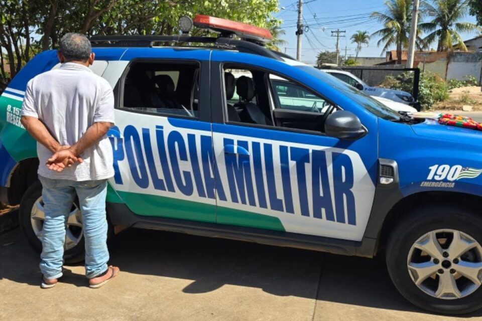 Idoso é preso por furtar 12 pacotes de café em supermercado de Aparecida