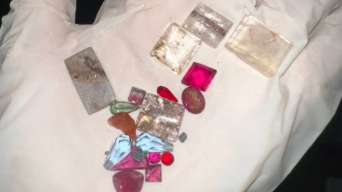 Funcionário é preso após furtar R$ 50 mil em joiás de loja em Goiânia