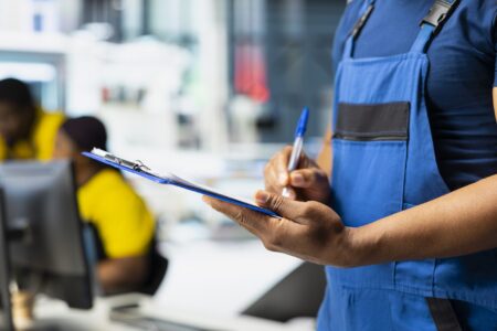 Setor de serviços em Goiás cresce 3,3% em 2025 Segundo IBGE, avanço foi influenciado pelas atividades de transportes e turismo