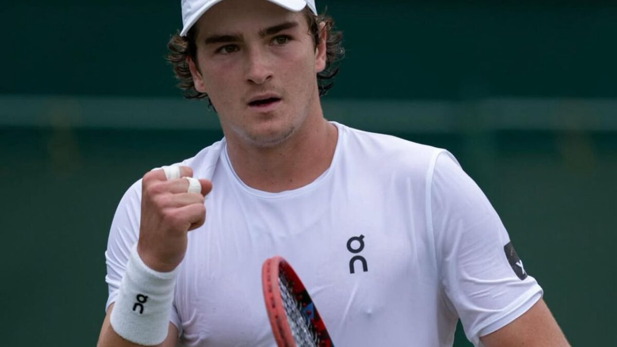 João Fonseca sobe para 47º no ranking da ATP e atinge sua melhor colocação na carreira 1 João Fonseca atinge melhor colocação na carreira