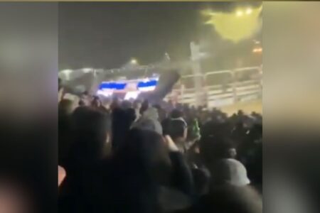 Painel de LED desabando em Rio Negrinho (Foto: Reprodução)