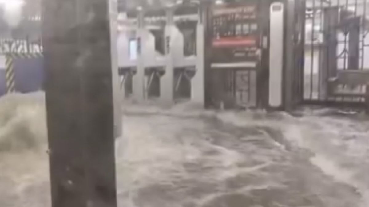 Enchente no metrô de Nova York (Foto: Reprodução)