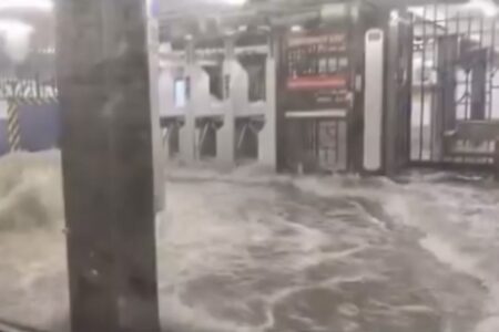 Enchente no metrô de Nova York (Foto: Reprodução)