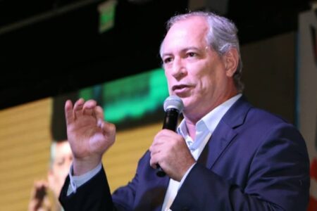 Anúncio da volta de Ciro ao PSDB pode acontecer neste mês