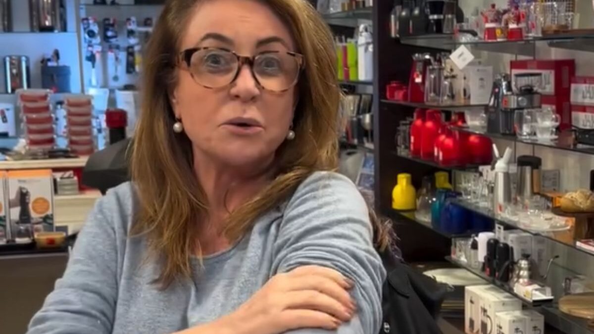 Jornalista da Globonews é hostilizada em loja: 'jornalixo' (Foto: Reprodução)