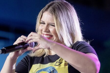 Filme sobre a vida de Marília Mendonça vai estrear este ano; saiba como será atriz que vai interpretar a sertaneja