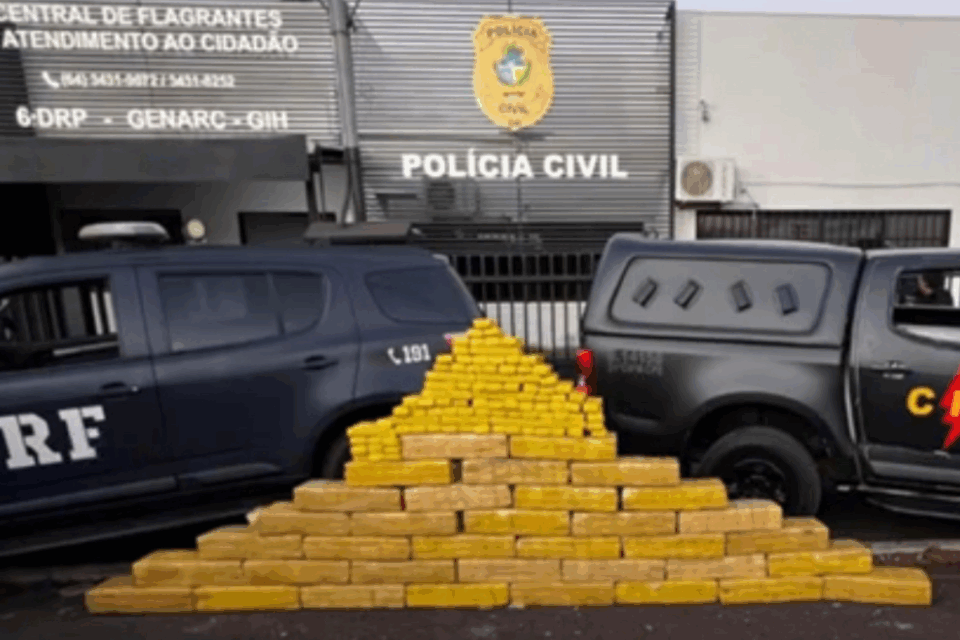 Caminhoneiro é preso suspeito de transportar quase 900 peças de maconha em Itumbiara