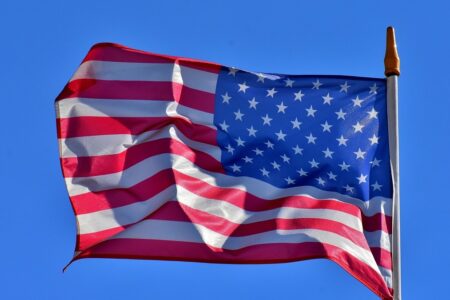 Secretário dos EUA diz que entrada em vigor de tarifas não será adiada