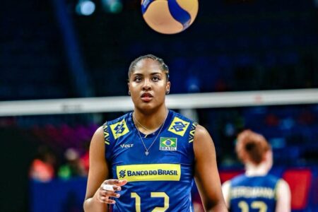 Ana Cristina passa por cirugia e desfalca seleção por 4 meses