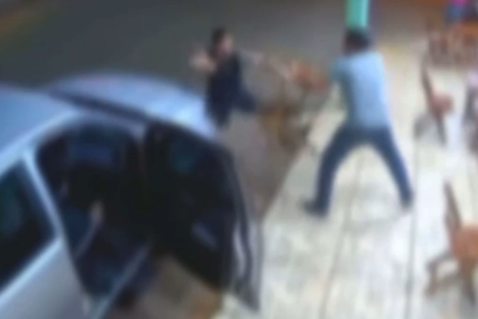 Homem é morto com facada única no pescoço após discussão em sorveteria de Anápolis