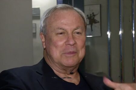 Morre Bob Wilson, diretor de teatro e ópera, aos 83 anos