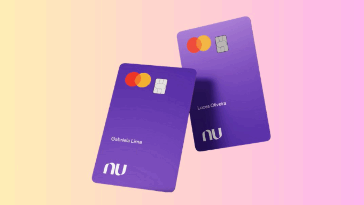 Imagem de dois cartões da nubank