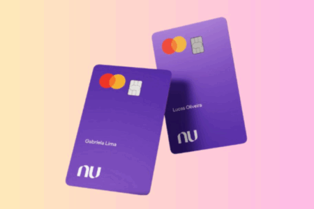 Imagem de dois cartões da nubank
