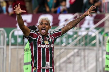 John Kennedy retorna ao Fluminense após empréstimo