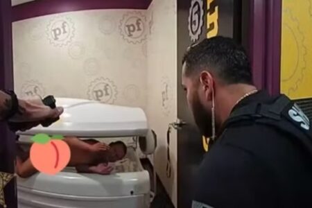 Cliente é preso após atear fogo em academia e se esconder pelado em câmara de bronzeamento Imagens das câmeras de segurança mostraram