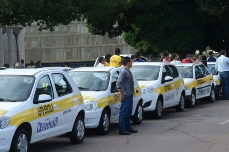 Governo Lula acabar com obrigação de autoescola para carteira de motorista Proposta tem objetivo de reduzir custo da carteira em mais de 80%