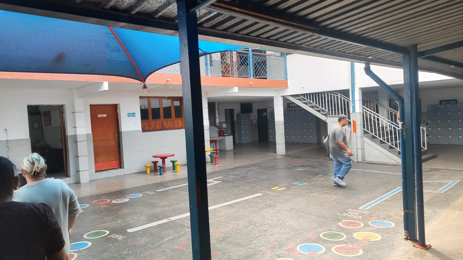 Imagem interna do prédio que aguardar retorno da prefeitura