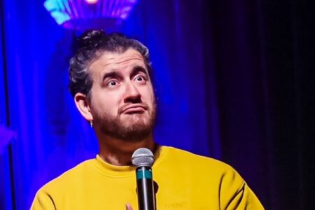 Afonso Padilha volta a Goiânia com novo stand up solo
