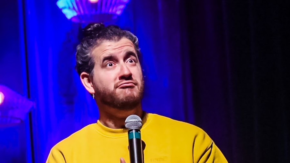 Afonso Padilha volta a Goiânia com novo stand up solo
