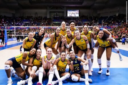 Brasil termina fase de grupos em segundo e encara Alemanha nas quartas de final