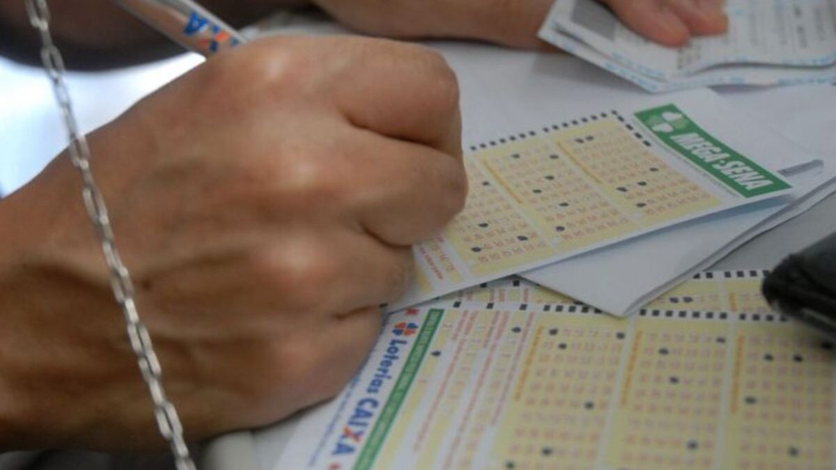 Mega-Sena: apostas de Rio Verde, Senador Canedo e Varjão ganham R$ 60,6 mil 1 Mega-Sena: apostas de Rio Verde, Senador Canedo e Varjão ganham R$ 60,6 miL (Foto: Agência Brasil)