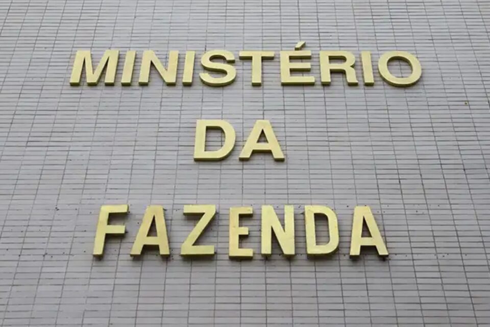Brasil rechaça taxa de carbono da Europa e prepara resposta