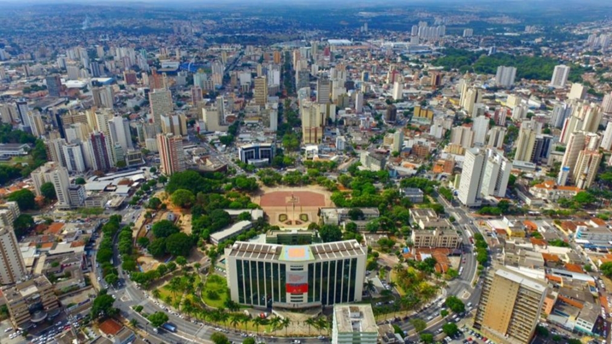 Justiça proíbe moradora de acessar àreas comuns de prédio em Goiânia após agressões