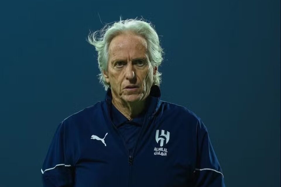 Jorge Jesus em sua passagem elo Al Hilal, rival do Al Nassr