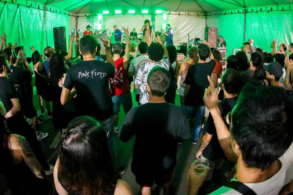 Evento reúne música, dança, tatuagem e skate em Goiânia