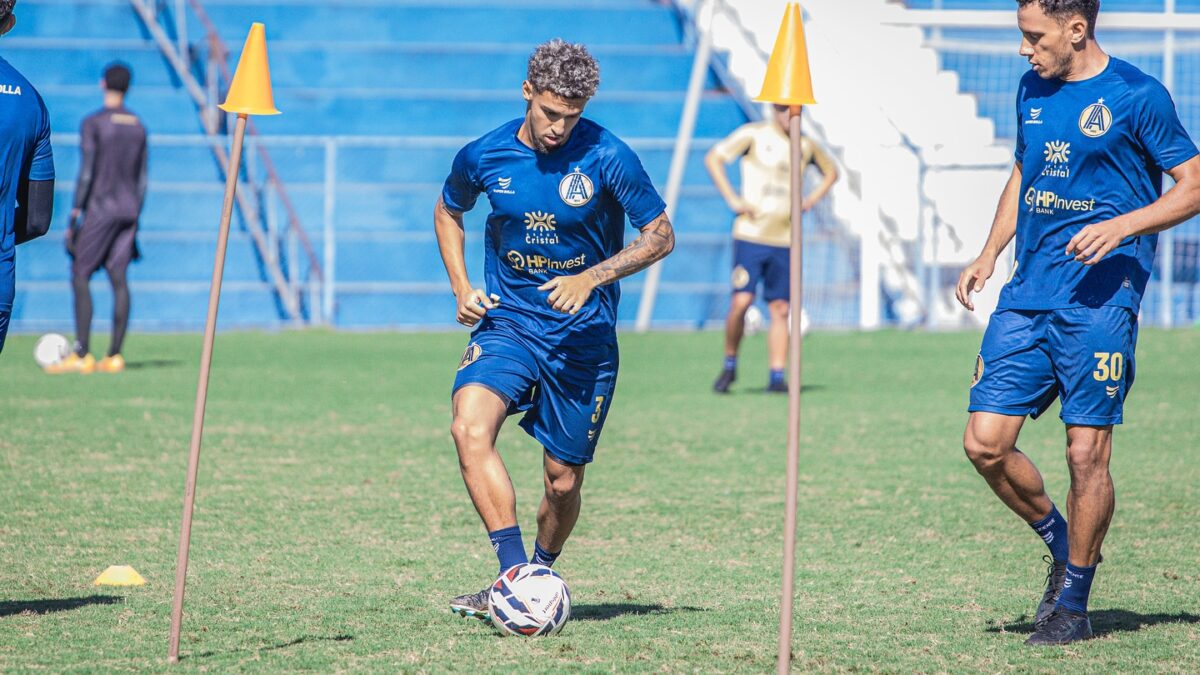 Gui Meira, meia da Aparecidense