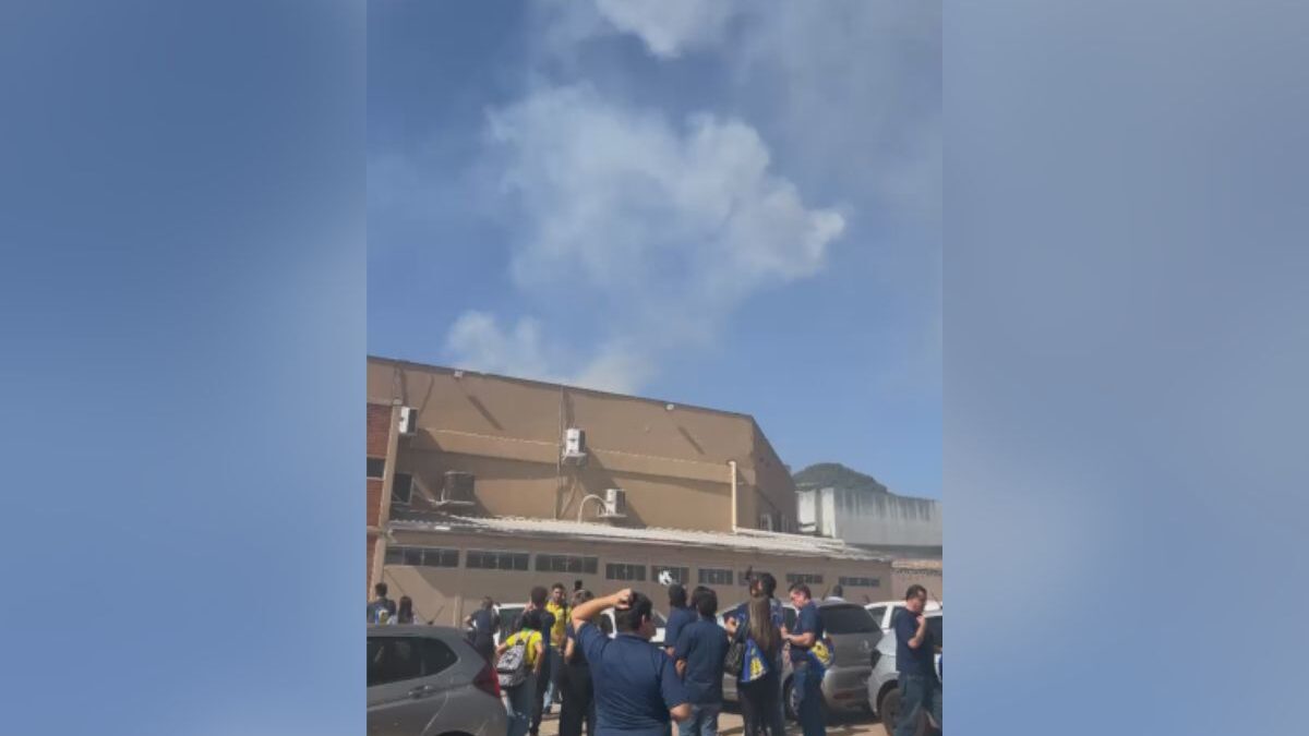 Incêndio na churrascaria Favo de Mel (Foto: Reprodução)