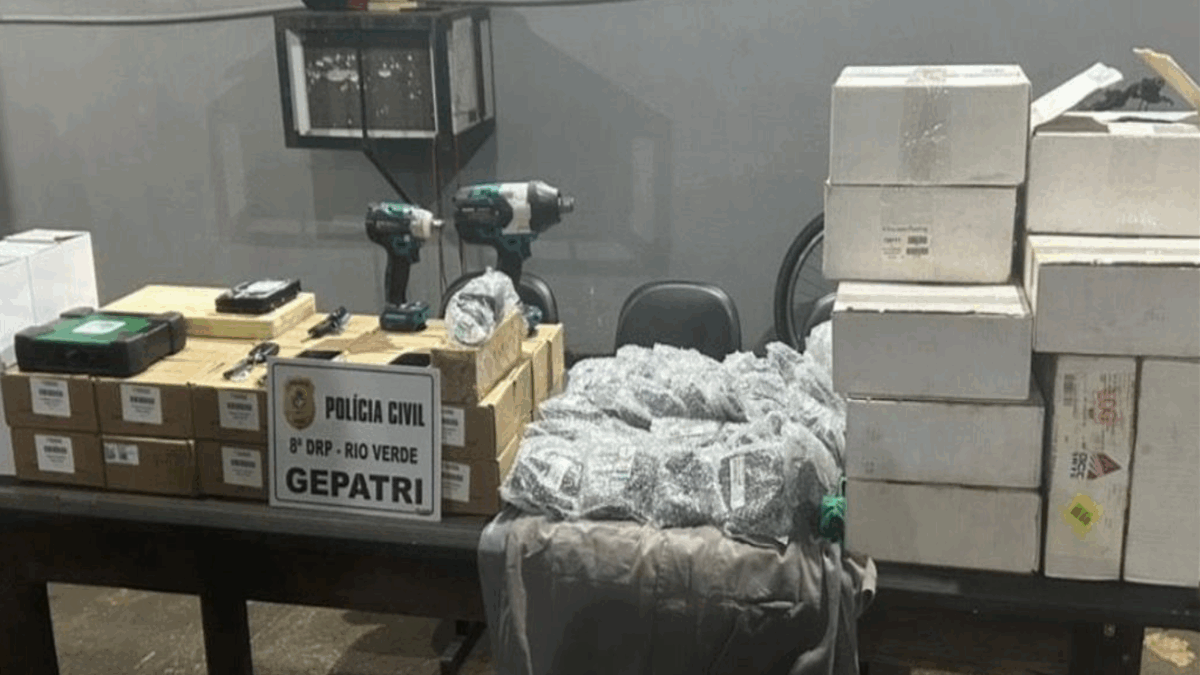 Equipamentos recuperados pela polícia (Foto: Divulgação)