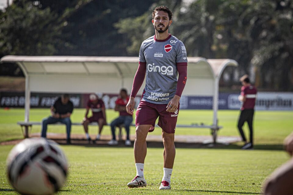 Jean Mota, meia do Vila Nova