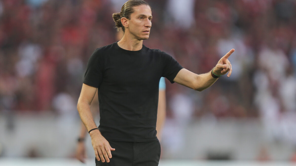 Filipe Luis critica postura de Pedro e explica ausência