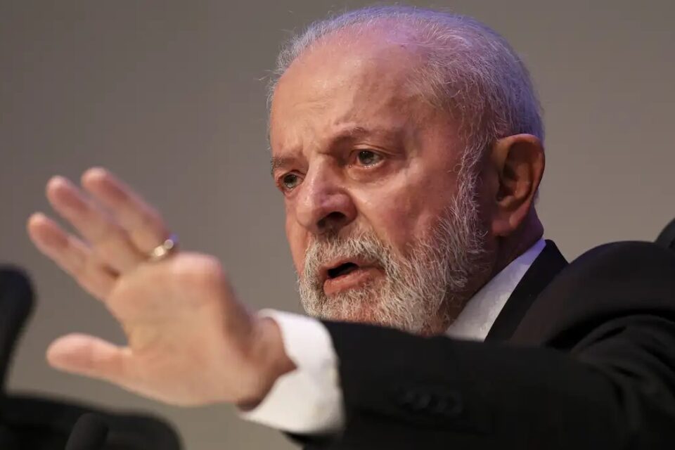 Empresário que apoia os EUA nessa medida "não tem orgulho de ser brasileiro", afirma Lula Brasil utilizará a Lei da Reciprocidade