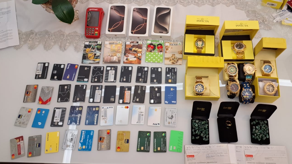 Polícia prende 32 suspeitos de integrar quadrilha que faturou R$ 164 mil com fraudes virtuais