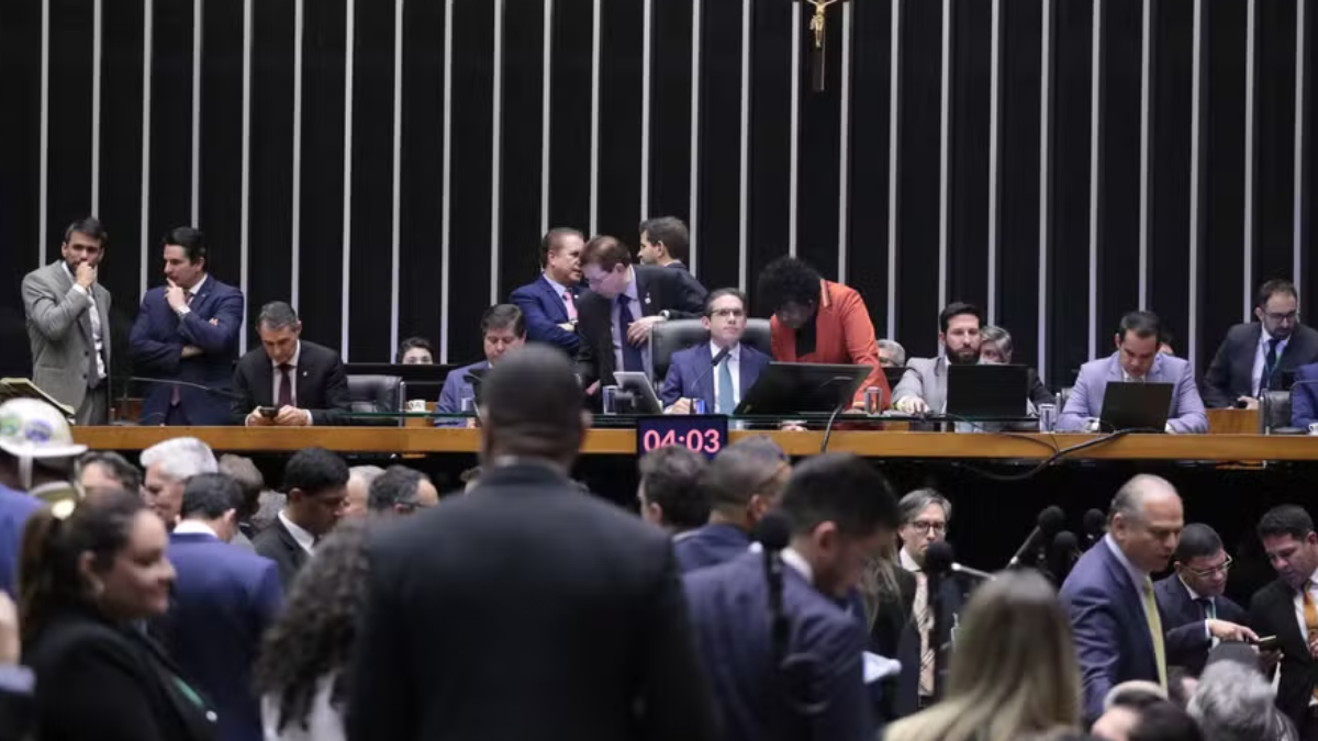 Imagem durante uma sessão na Câmara dos Deputados