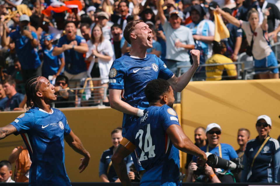 Cole Palmer comemora gol do Chelsea sobre o PSG