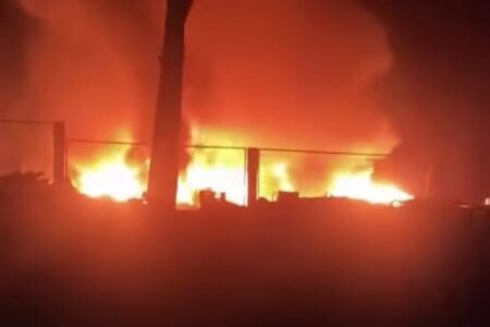 Incêndio atinge empresa de reciclagem no DAIA, em Anápolis