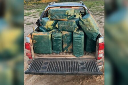 Autoridades de Goiás e MT apreendem 510 kg de cocaína perto a local de pouso clandestino
