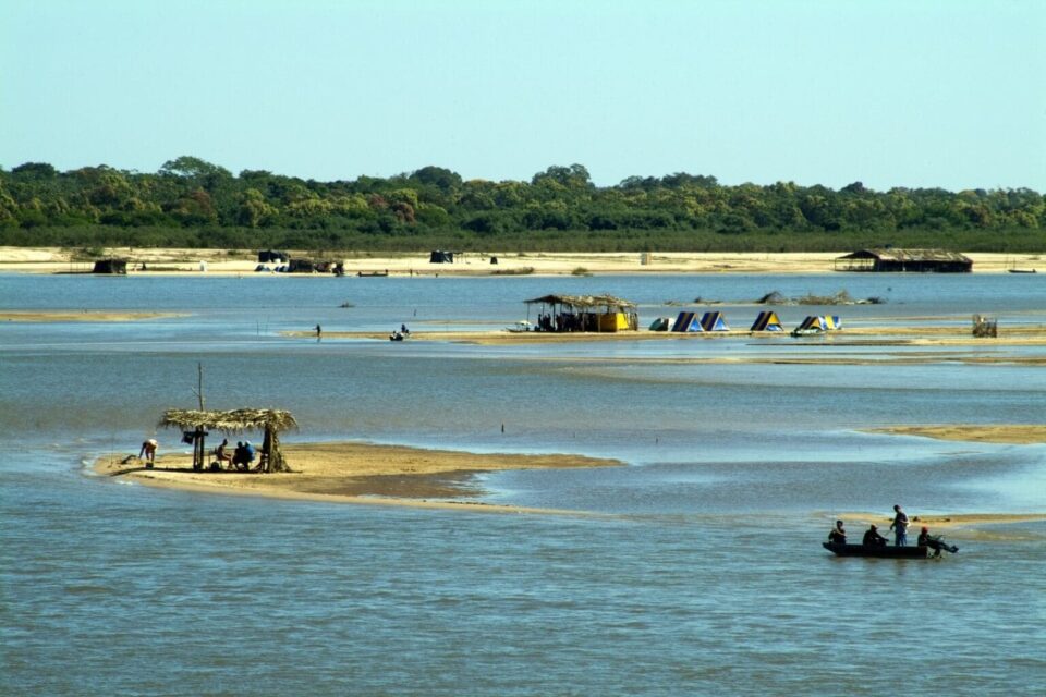 Rio Araguaia atrai turistas com pesca esportiva, ecoturismo e belezas naturais