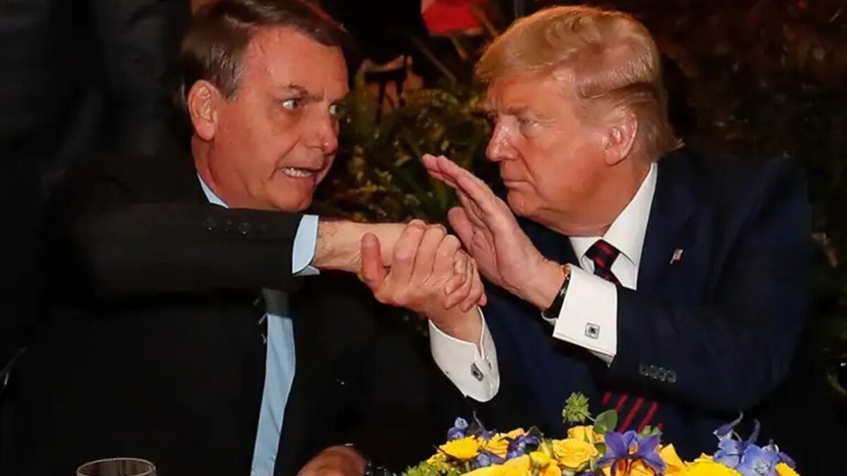 Rejeição a Trump dá salto e Bolsonaro é desaprovado por 60% no tarifaço Ações de Tarcísio e de Eduardo Bolsonaro também são rejeitadas