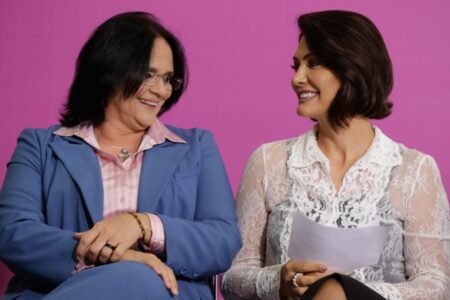 Michelle Bolsonaro estava de pijama quando PF chegou, diz Damares