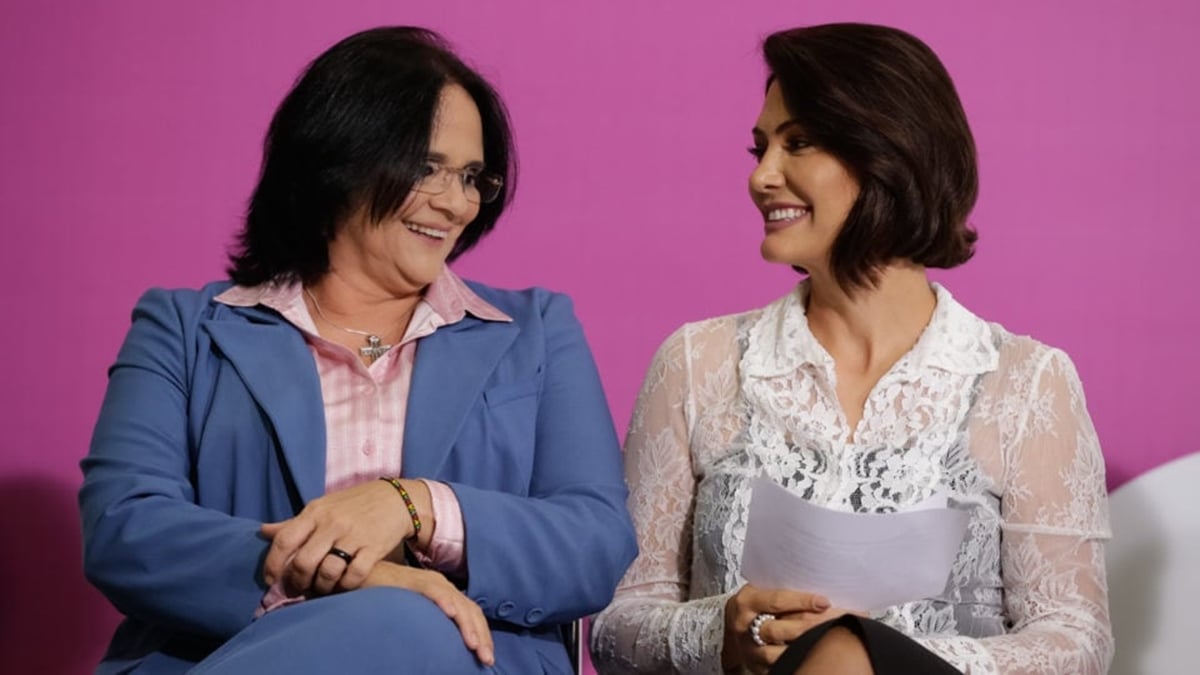 Michelle Bolsonaro estava de pijama quando PF chegou, diz Damares