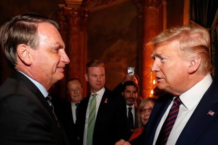 'Não é culpado de nada', diz Trump sobre Bolsonaro